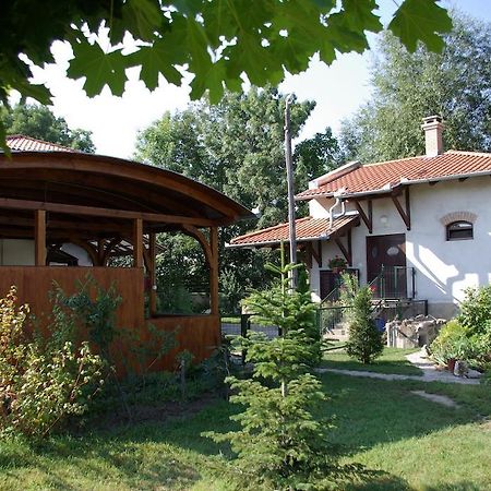 Hotel Dabasi Lovas Vendeghaz Exteriér fotografie